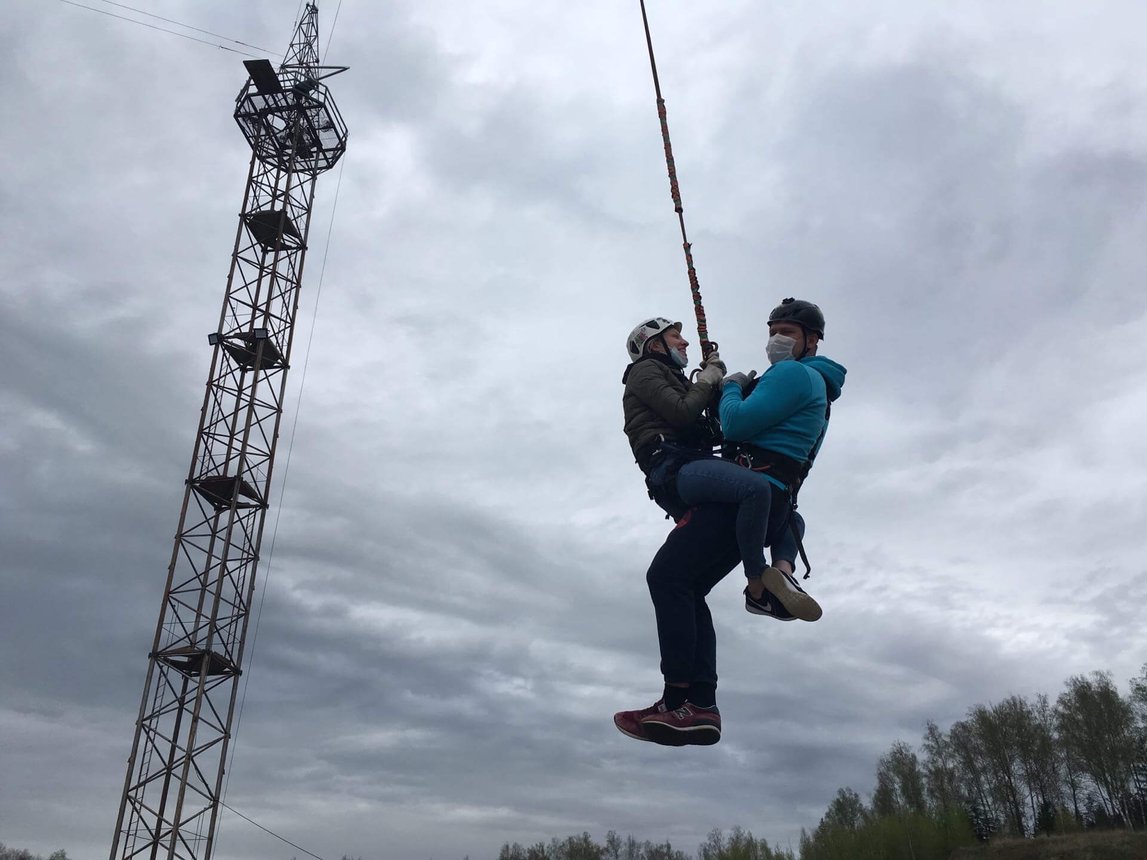 Аттракцион роупджампинг (прыжок с тарзанки) в Москве. Клуб Roupdzhamping
